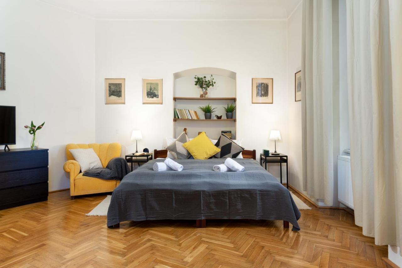 Classy Apartments Charles Bridge Prague Exterior photo