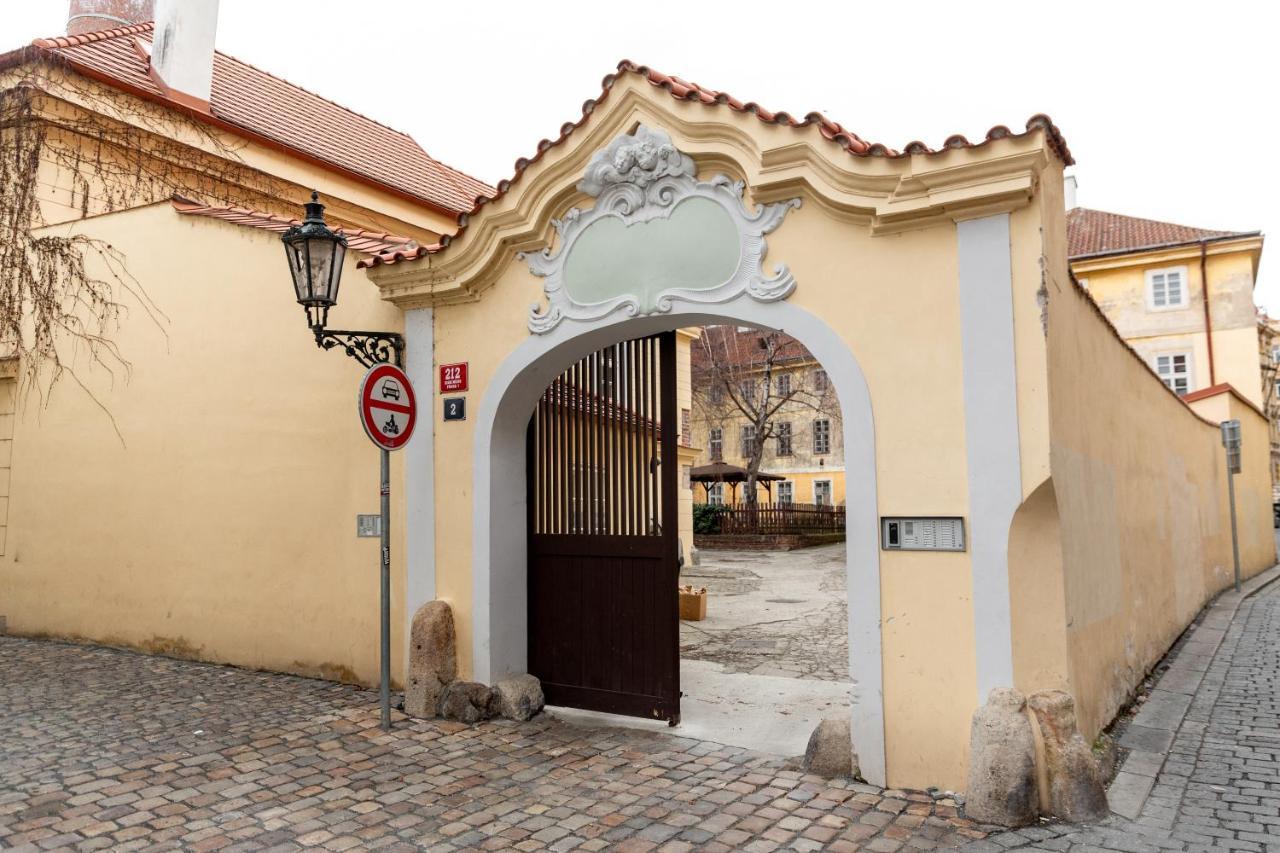 Classy Apartments Charles Bridge Prague Exterior photo